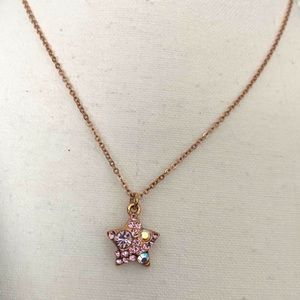 Rose gold star pendant necklace
